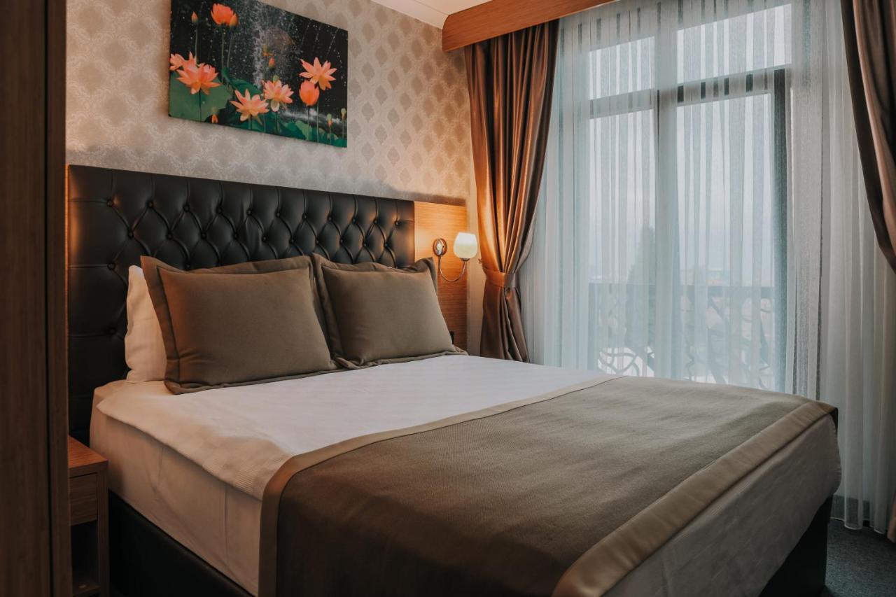 Otel Grand Lark Istanbul Exterior photo