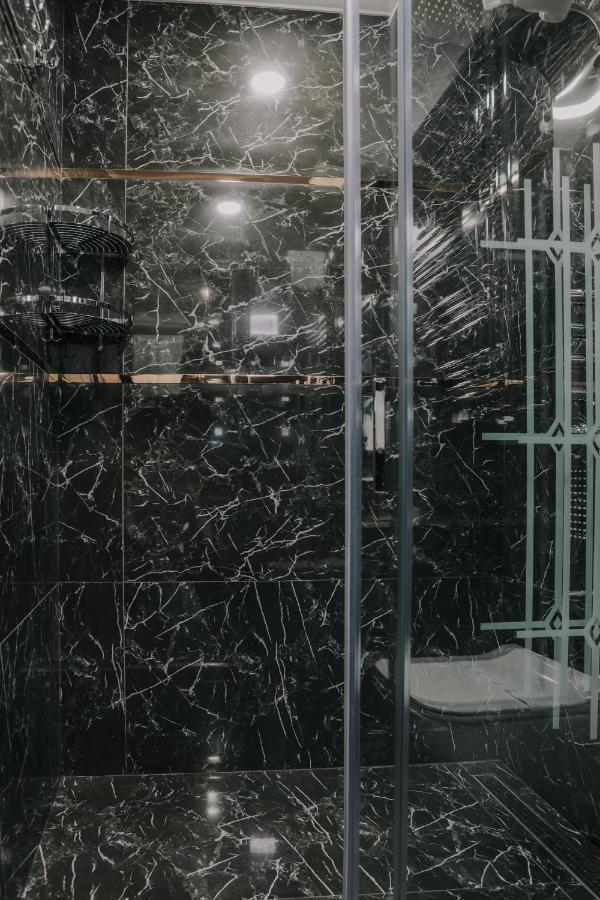 Otel Grand Lark Istanbul Exterior photo